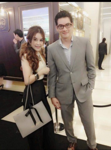นักแปลภาษา
